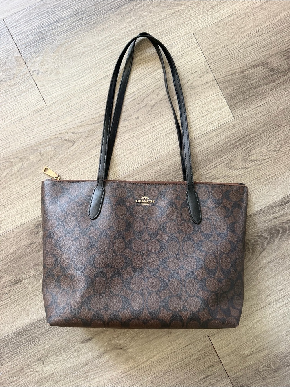 Coach Gallery Tote Signature Canvas Black Gold Hardware Zip Top Shoulder Bag